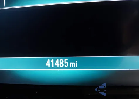 2017 Buick Envision Essence z USA, uszkodzony, nr VIN LRBFXDSA2HD085350